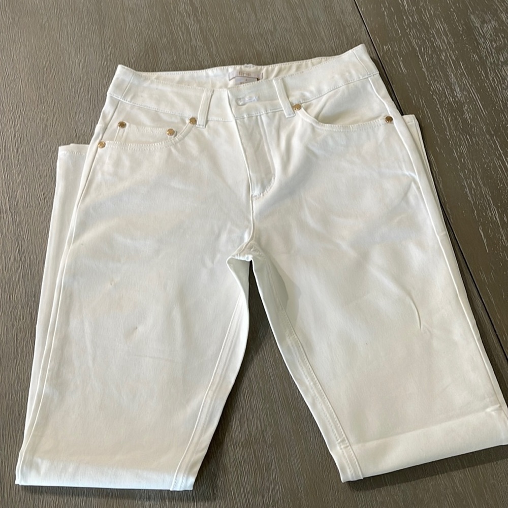 Eric summer white skinny leg pants with gold hardware detail in size 2